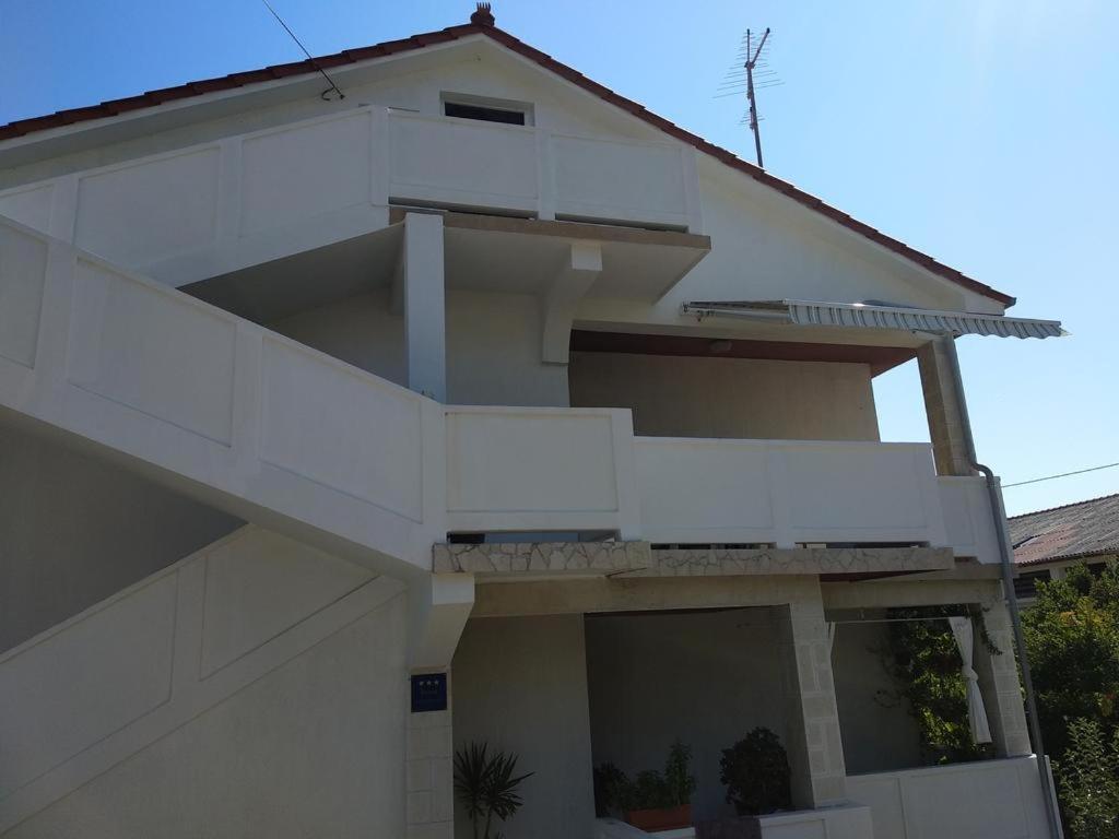 Apartman Franelic Banjol Exterior photo